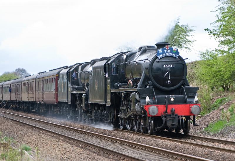 45231 The Sherwood Forester heads The Great Britian 2 : 45231 and 45407 head towards Perth at Forgandenny 10/04/09 Photo of 45231 The Sherwood Forester heads The Great Britian 2