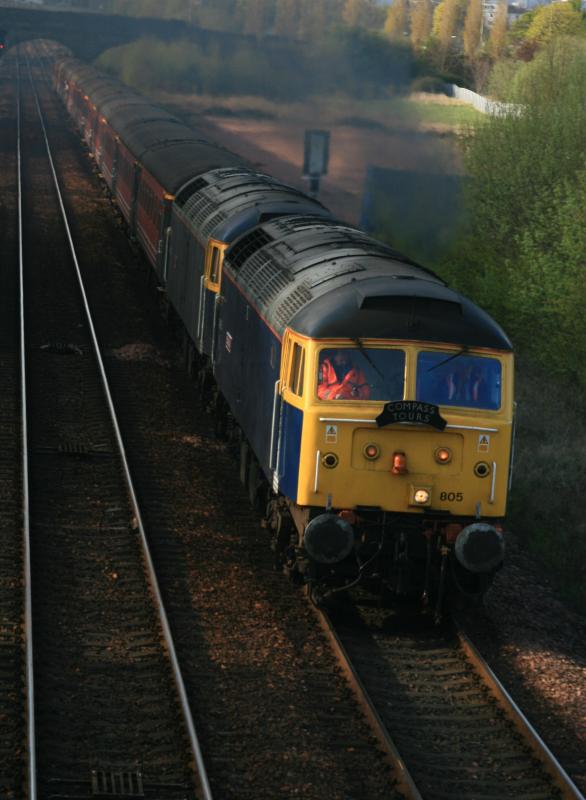 47 805/47 843 Leaving Perth: The 1Z42 Inverness - Hooton at Perth 17 Apl 09.Lots of nice clag,covering some loveley red coaches. Photo of 47 805/47 843 Leaving Perth