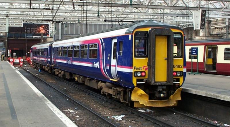 156492 at Glasgow C, 19.June.06: 156492, recently repainted in First ScotRail livery, at Glasgow Central 19 June 2006 Photo of 156492 at Glasgow C, 19.June.06