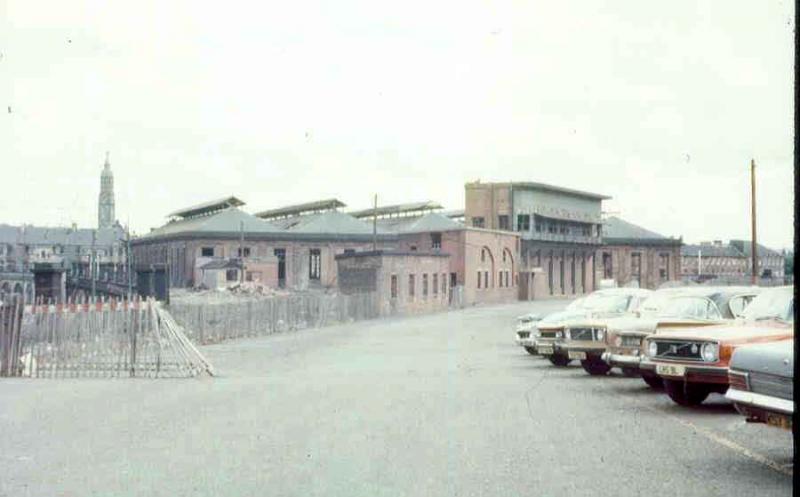 I see no trains......: St Enoch signalbox and shed still standing in 1974, 8 years after closure when the station by that time was a car park. Photo of I see no trains......