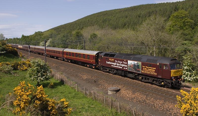 47826 at Penmanshiel: WCRC Class 47 47826 approaches Penmanshiel with the 5Z90 ECS move from Bo'ness to Morpeth on 24/05/09 Photo of 47826 at Penmanshiel