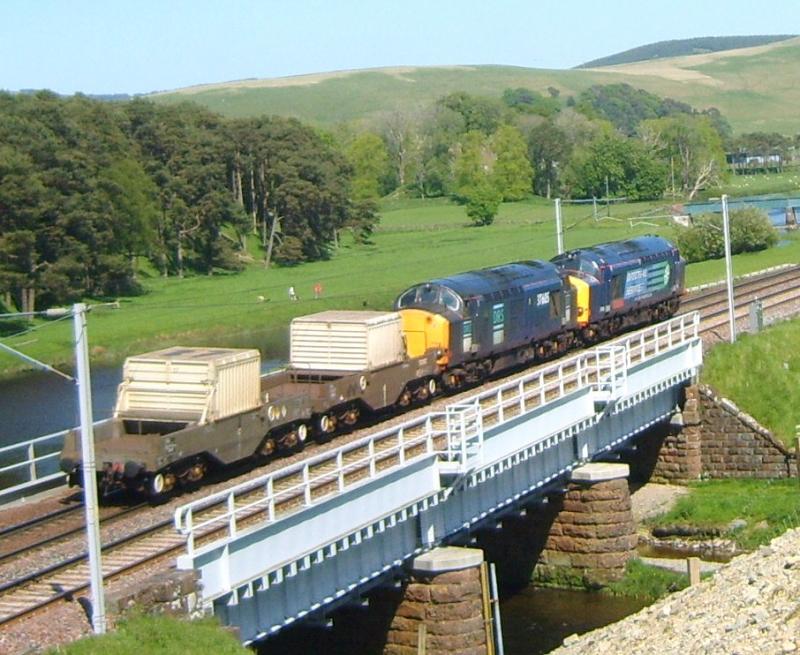 6M22 at Crawford: 37610 and 37605 Hunterston to Carlisle cross the Clyde in bright sunshine 29/05/09 Photo of 6M22 at Crawford