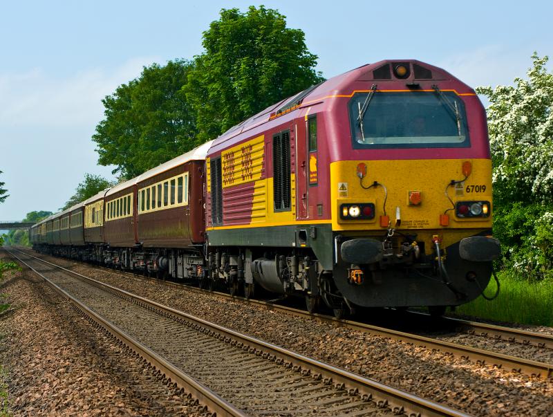 67019: 67019 Heads towards Perth 29/05/09 Photo of 67019