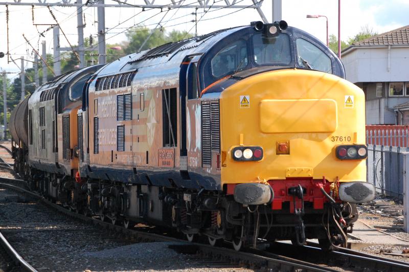 We call it aceeeeeeeeed: 37610 leads 37605 into Carlisle on the 6C42 caustic soda acid tanks from Sellafield. 21st May 2009 Photo of We call it aceeeeeeeeed