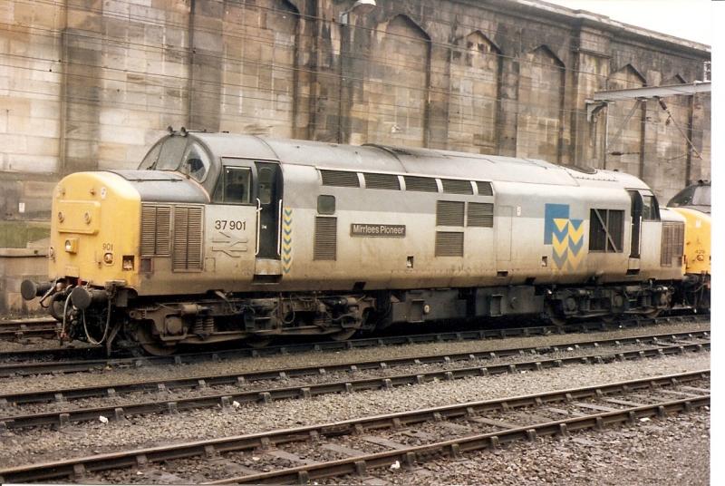 37901 Mirrlees Pioneer: 37901 at Carlisle 16/1/93 Photo of 37901 Mirrlees Pioneer