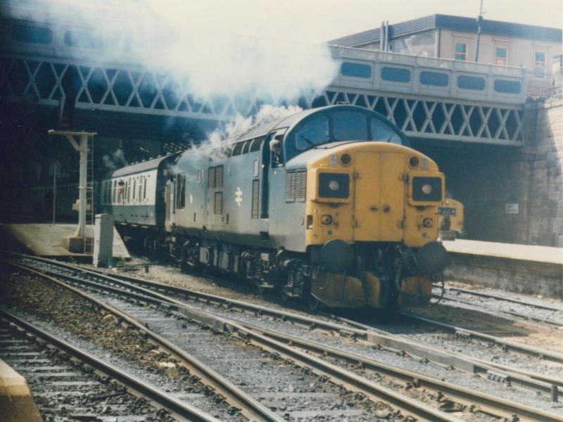 37037 powers away from Queen St: 37037 powers away from Queen St to plumes of smoke with an Oban service (17.05.85) Photo of 37037 powers away from Queen St