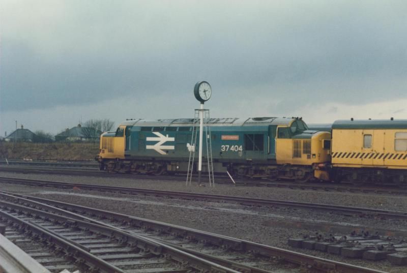 37404 Ben Cruachan rests at Eastfield: 37404 Ben Cruachan rests at Eastfield (sorry no date). Photo of 37404 Ben Cruachan rests at Eastfield