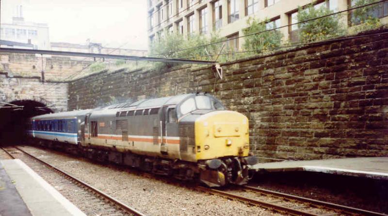 Young Explorer: 37424 ISLE OF MULL arriving in Queen Street Low Level in 1992 with the empties to form the afternoon YOUNG EXPLORER to Fort William. Photo of Young Explorer