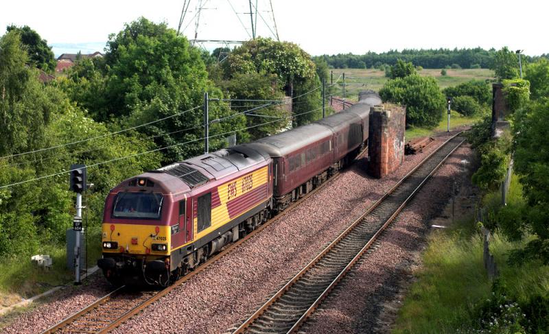 Fife Circle ECS: 67025 approaches Brunstane station with 5G13, 16.28 Millerhill - Waverley ECS to form the 17.08 Fife Circle service. 25 June 2009 Photo of Fife Circle ECS
