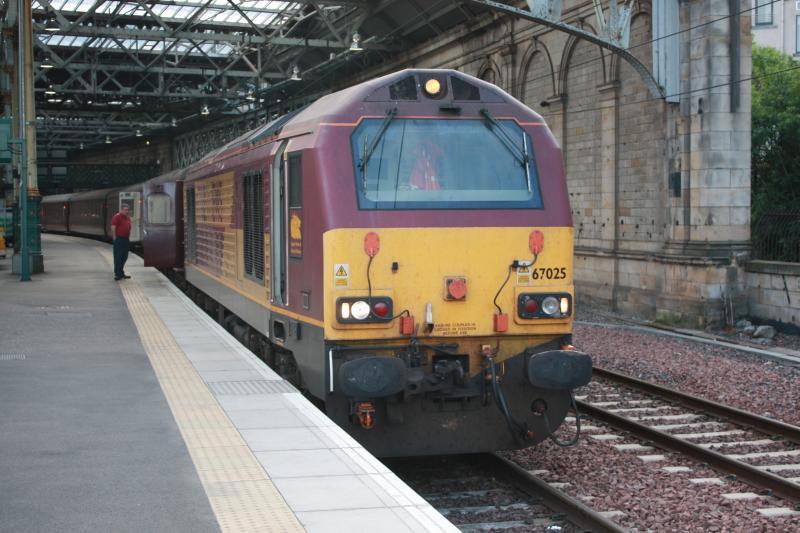 67025: 67025 Western Star having worked the evening Fife circle on 25/6/09 Photo of 67025