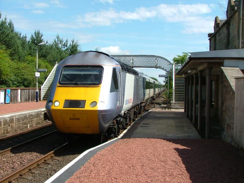 43300: 43300 Craigentinny hurries south through Springfield on 1E14 0955 Aberdeen London Photo of 43300