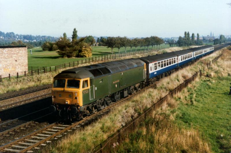 47628: 47628 on 1142 Edinburgh- Inverness on 30/09/89 Photo of 47628