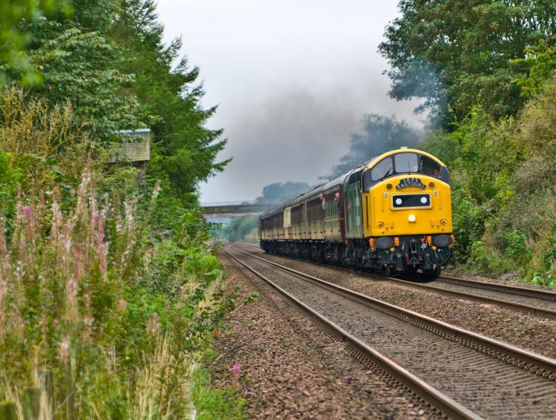 40145: 40145 passes Forgandenny Station heading north 05/09/09 Photo of 40145