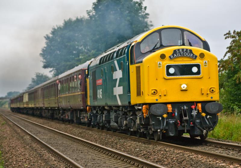 40145: 40145 heads north at Forgandenny 05/09/09 Photo of 40145