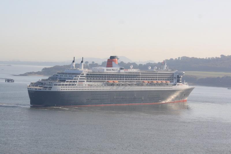 QM2 from Hst: QM2 taken from the 12.01 Inverkeithing to Newcastle, one of the few trains with opening door windows. Photo of QM2 from Hst