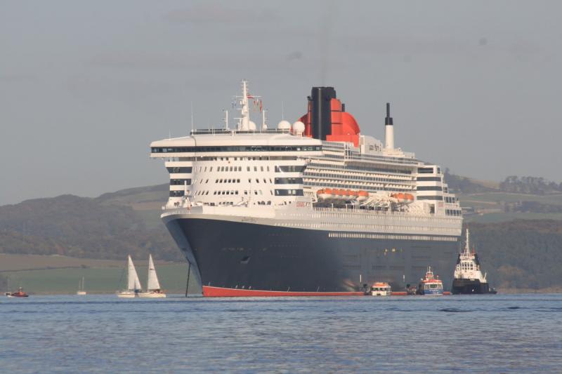 QM2 from South Queensferry: QM2 taken from the South Queensferry harbour Photo of QM2 from South Queensferry