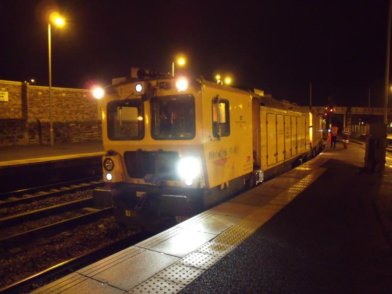 Rail Grinders: Early hours of Wednesday morning 21/10/09 at 2.37 Network Rail, Rail Grinders DR7271/2961 at Perth. Photo of Rail Grinders