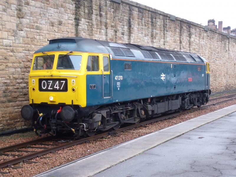 47270 at Perth: 47270 at Perth 0Z47 Craigentinny - Inverness Photo of 47270 at Perth