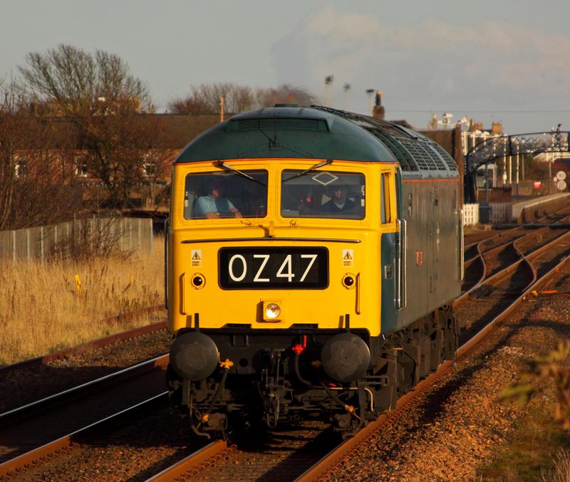 47270_0Z47_Carnoustie_131109: 47270 heads South through Carnoustie while working 0Z47, Inverness to Craigentinny on 13/11/09. Photo of 47270_0Z47_Carnoustie_131109