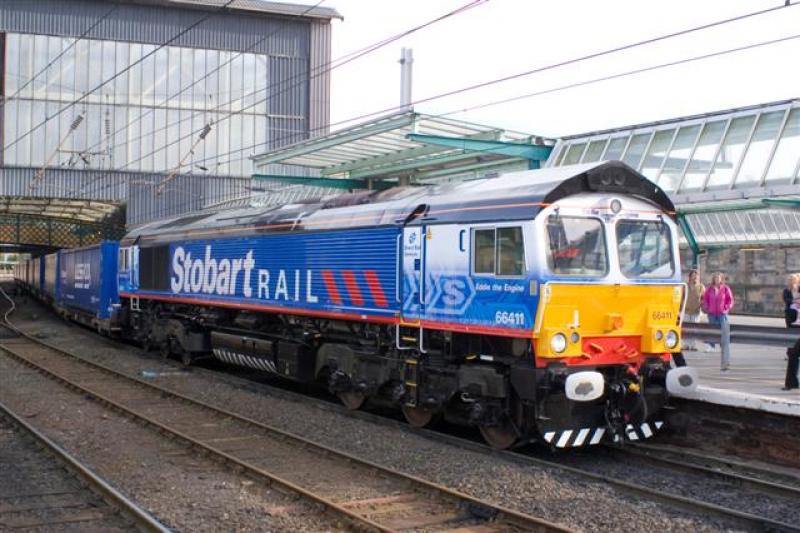 66411: 66411 on its first working after its launch pauses at Carlisle on the 19th September 2006 Photo class47man Photo of 66411