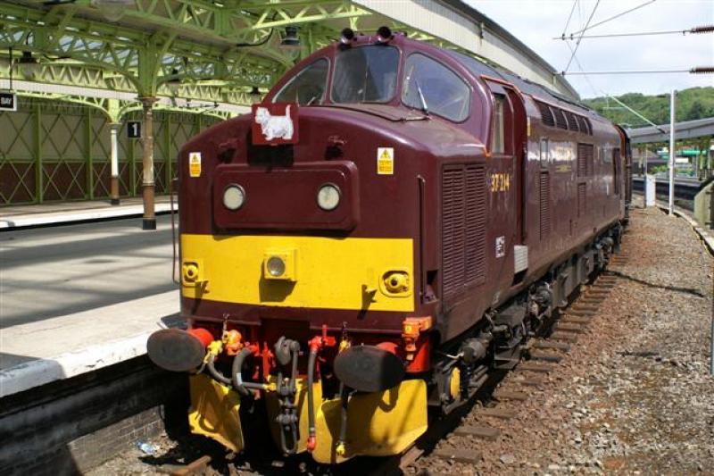 37214: At the Buffer stops Wemyss Bay after arrival on the 5th June 2006 Photo of 37214