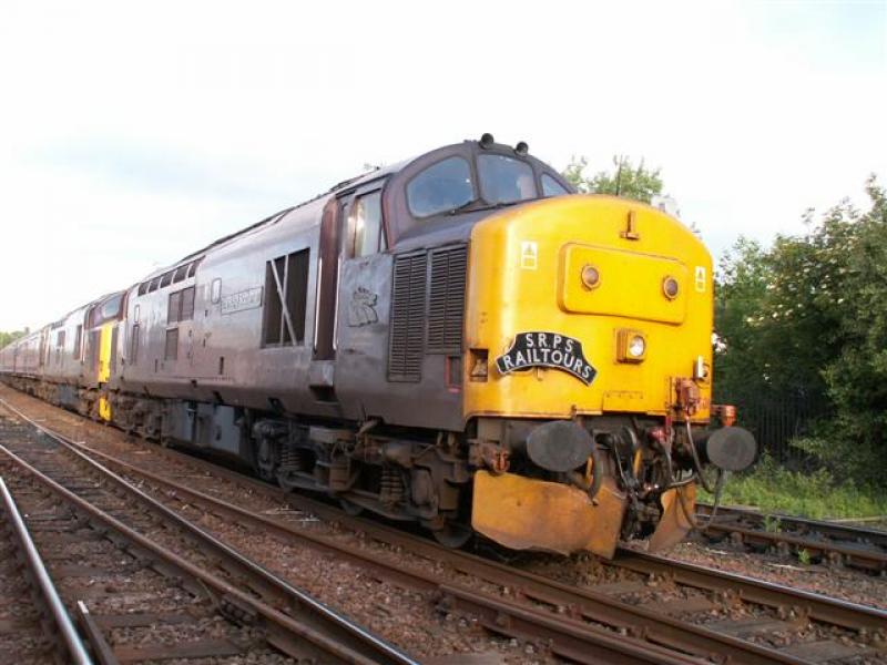 37401: 37401 at Barrhead on the 11th June 2005 Photo of 37401