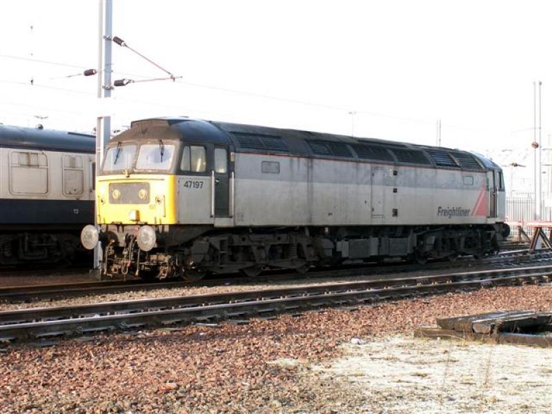 47197: 47197 at Mossend SP on the 22nd January 2005 Photo of 47197