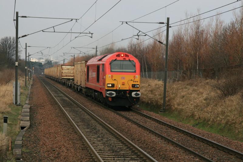 67018 on 6B45: 67018 on 6B45 10.25 Powderhall to Oxwellmains approaches Musselburgh Stn. Photo of 67018 on 6B45