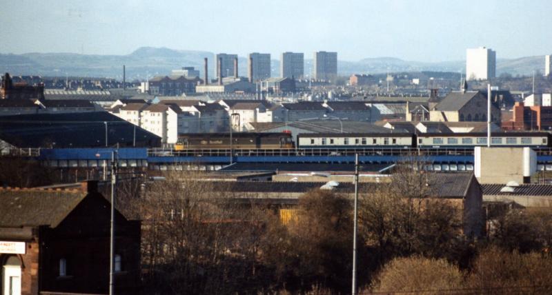 47706- Low Level diversion: 47706 heading the ECS of the 0925 to Aberdeen over the Kelvin Viaduct on a Sunday in March 1988 on its way into Queen Street Low Level. Photo of 47706- Low Level diversion