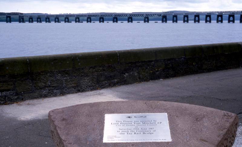 870610 Tay Bridge Centenary Plaque: Plaque on Riverside Drive to the East of the Tay Rail Bridge Photo of 870610 Tay Bridge Centenary Plaque