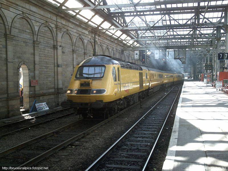 43013 NMT: 43013 leads the NMT out of Waverley on Monday 16th April 2007 having visited the Fife Circle Photo of 43013 NMT