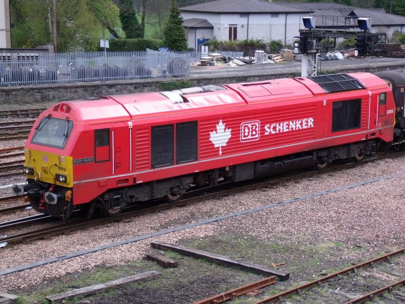 67018: DBS 67018 'Keith Heller' approaches Perth with the fife coaches cleaning run 5L25 Millerhill - Perth 28/04/10 Photo of 67018