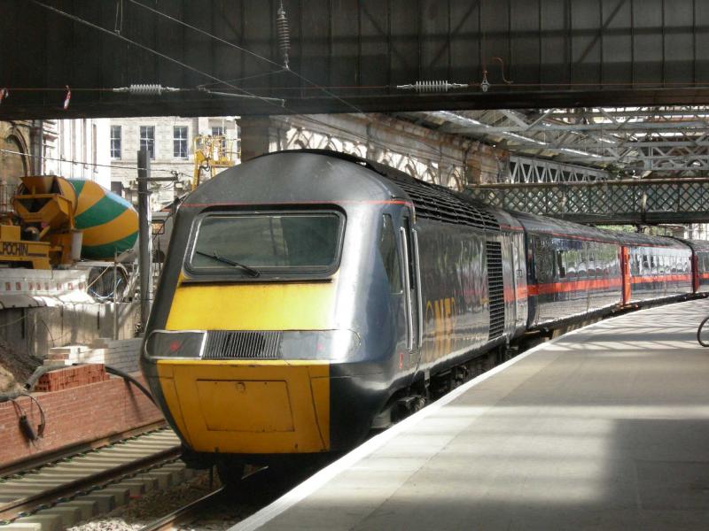 43111: 43111 at the rear of 1E14 (0955 ABD-LKX) departs Waverley on 27 June 2006 Photo of 43111