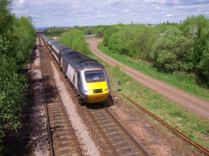 09.05.10 (3).JPG: 43302 through perth on diverted aberdeen-edinburgh Photo of 09.05.10 (3).JPG