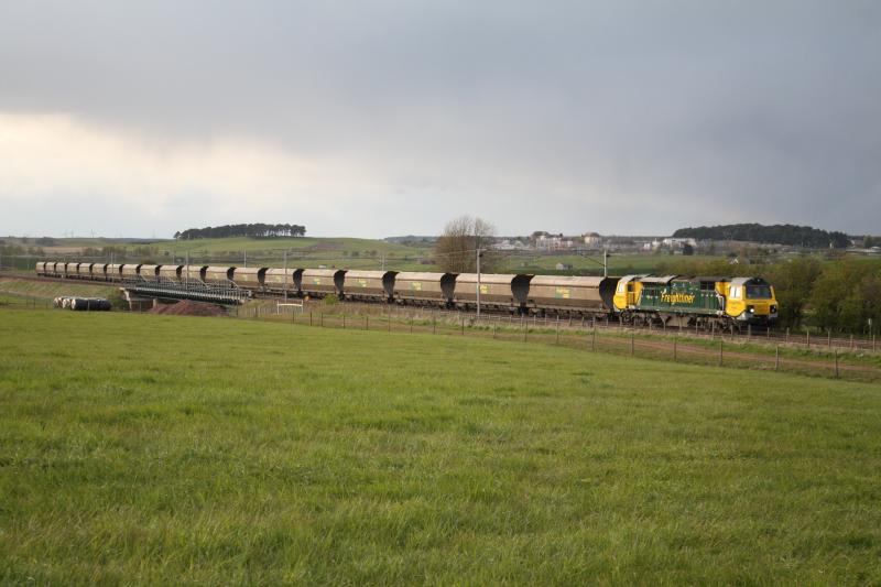 70006: 70006 Heading south past float viaduct with loaded coal from Ravenstruther 10/5/10 Photo of 70006