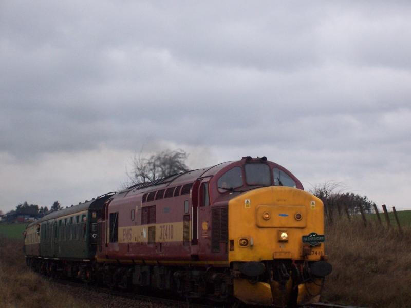 37 on E K Line: unusual to see, this class 37 heading towards East Kilbride. part of a rail tour.(RAIL) Photo of 37 on E K Line