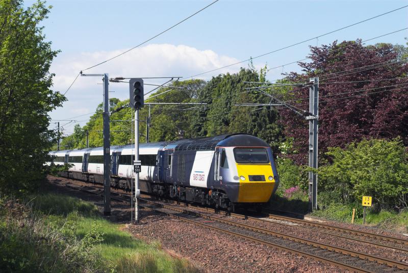 HST passing Longniddry: Clean power car 43295 leads the 07.52 Aberdeen - KX past mile post 13 1/2 at Longniddry. 18 May 2010 Photo of HST passing Longniddry