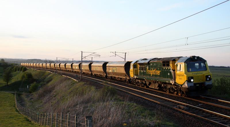 70003: 70003 Heading south with loaded coal from ravenstruther 17/5/10 20:46 Photo of 70003
