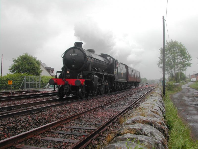 62005: 62005 seen at Greenhill Junction working 5Z33 Bo'ness to Fort William on Sunday 13th June 2010. Photo of 62005