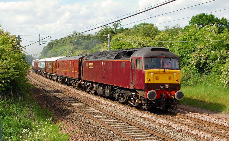 Auld Coaches Pure Bombing Doon The WCML, Awwww Pure Quality Man: Photo of Auld Coaches Pure Bombing Doon The WCML, Awwww Pure Quality Man