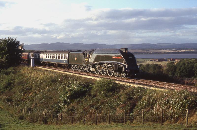 60009 passing Newburgh: 60009 heads east at Newburgh with the River Tay in the background. 14 September 1991 Photo of 60009 passing Newburgh
