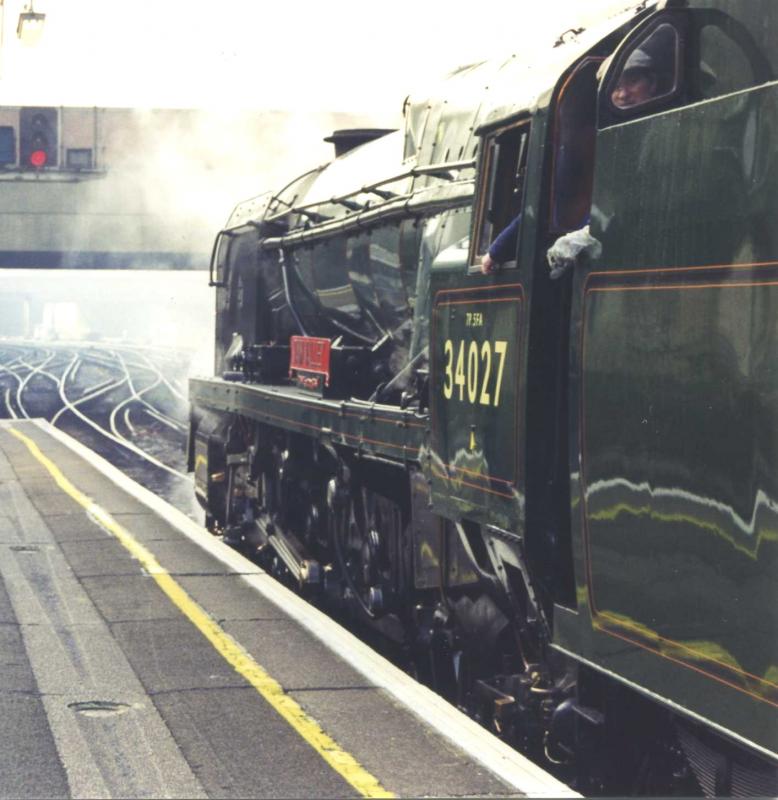 34027 TAW VALLEY: Deputising for Merchant Navy 35028 CLAN LINE, TAW VALLEY at Victoria on a VSOE working to Portsmouth Harbour in November 1997. Photo of 34027 TAW VALLEY
