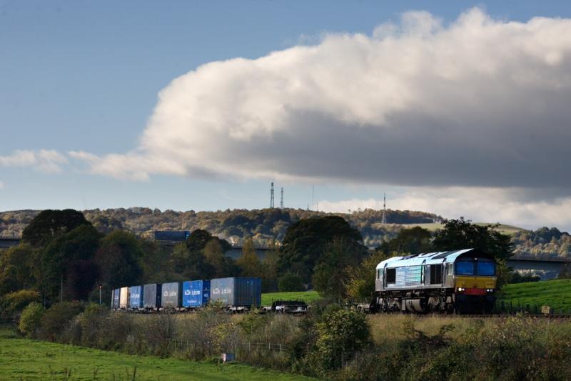 Glider Fuel: Beaten by a slow moving cloud and the first few flats conveying Glider Fuel this is not the hoped for image of 66426 working 4A13 on 20th October at Walnut Grove. Photo of Glider Fuel