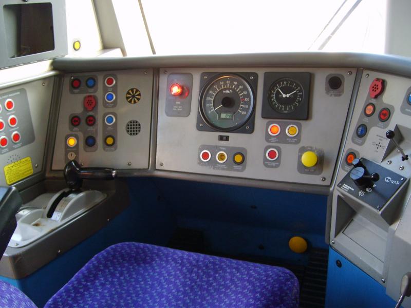 class 170 cab spt: by gner 125 the cab of an spt turbostar at anniesland Photo of class 170 cab spt