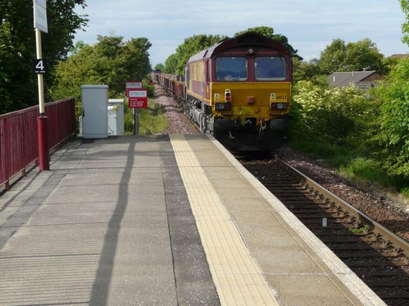 66.122 at Kilmaurs station: One of eight works trains with possession of the Dynamic Loop line from Lugton to Kilmaurs during the weekend of 13th June 2009, led by 66.122 on train 8K63 and sister engine at the rear. Photo of 66.122 at Kilmaurs station