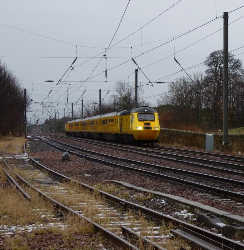 43062 NMT Prestonpans 10/01/11: 43062 leads 43014 through Prestonpans on 1Q01 Heaton-Glasgow Queen Street-Derby NMT on 10-01-11 Photo of 43062 NMT Prestonpans 10/01/11