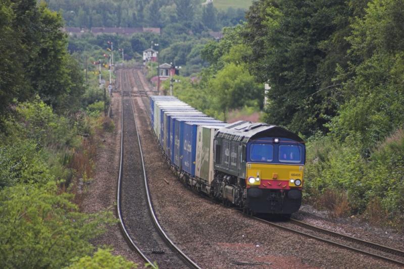 66405 at Larbert: 66405 accelerates away from the semaphores at Larbert North Junction Photo of 66405 at Larbert