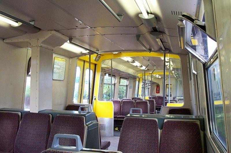 Class 314 interior: 314202 interior shot, centre car, under the pantograph (June 2001) Photo of Class 314 interior