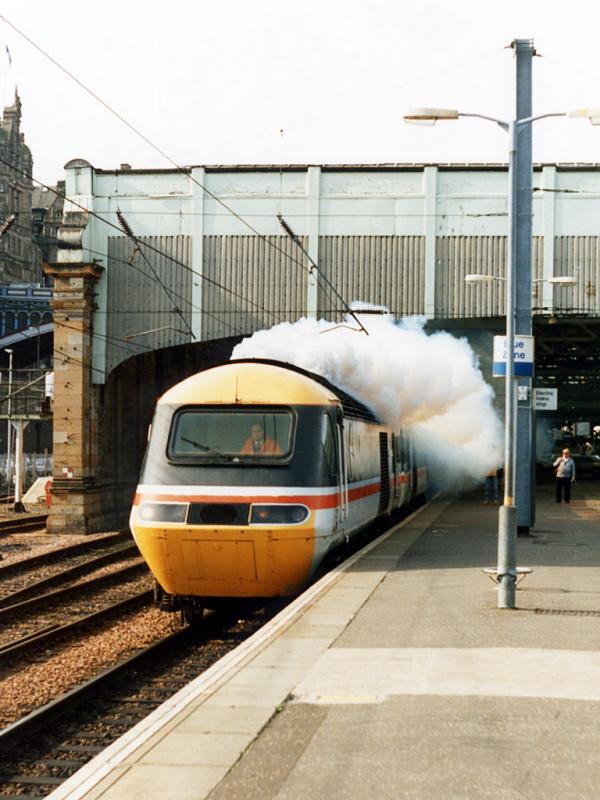 Venting Valenta: UID class 43 HST power car departing Edinburgh Waverley leaving a cloud behind Photo of Venting Valenta