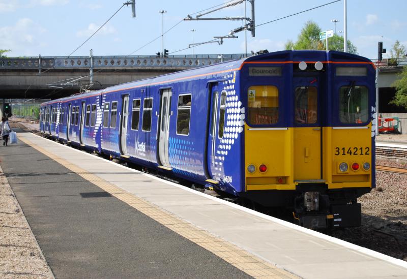 314212 At Cardonald: 314212 Shortly after refurb waits at Cardonald on a Glasgow Central-Gourock service on Tue 26th Apr 2011 Photo of 314212 At Cardonald